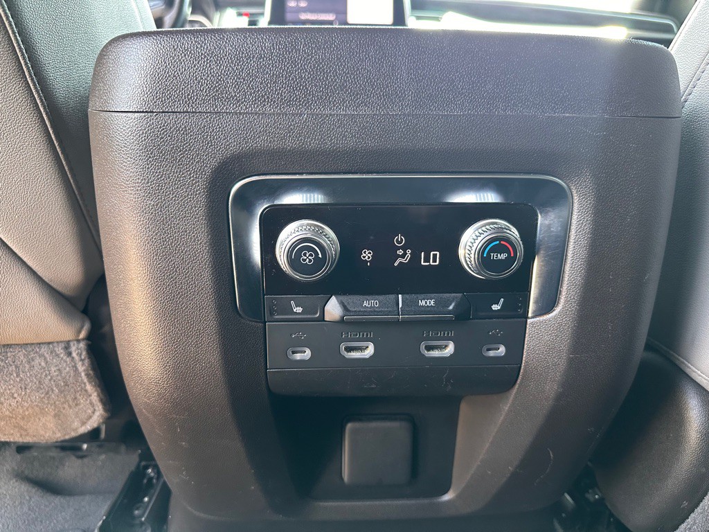2021 GMC Yukon Image 17