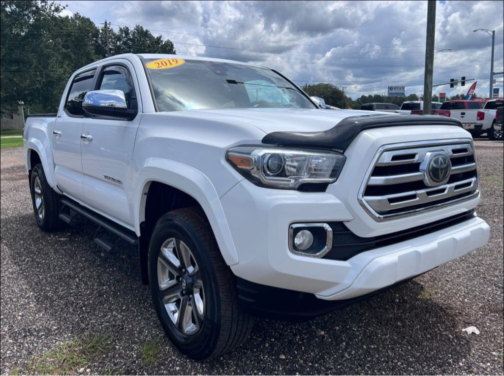 2019 Toyota Tacoma Image 1