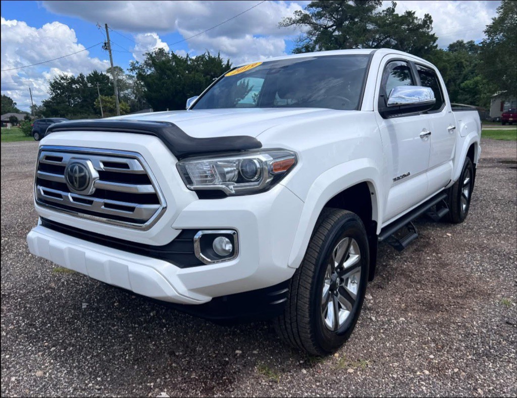 2019 Toyota Tacoma Image 2