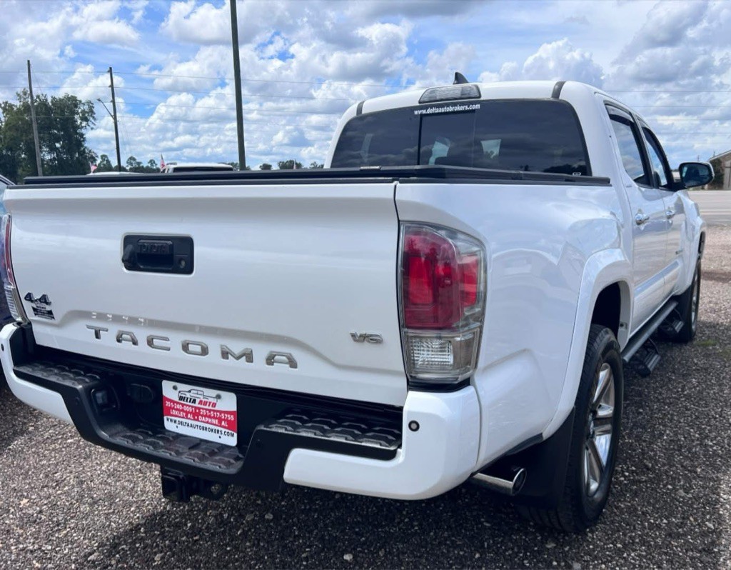 2019 Toyota Tacoma Image 3