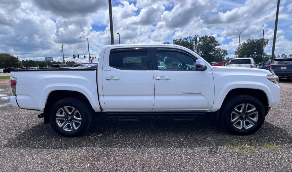 2019 Toyota Tacoma Image 5