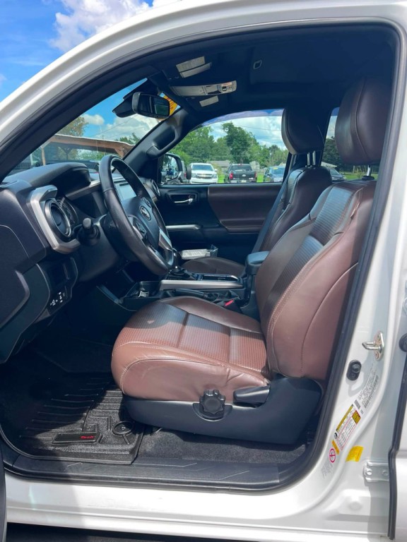 2019 Toyota Tacoma Image 9