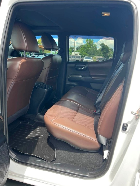 2019 Toyota Tacoma Image 11