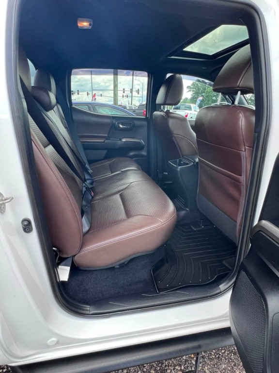 2019 Toyota Tacoma Image 12