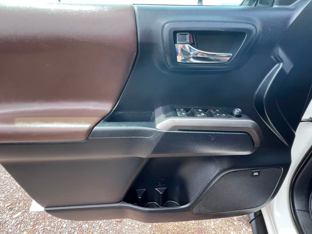 2019 Toyota Tacoma Image 14