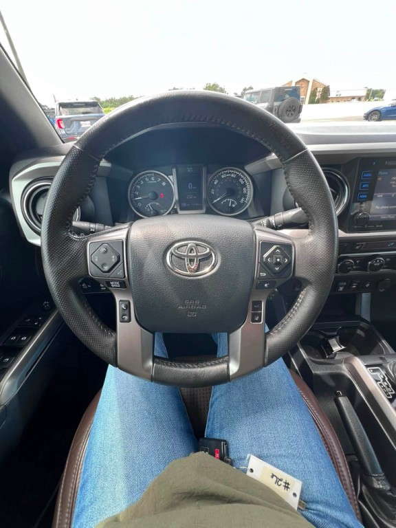 2019 Toyota Tacoma Image 17