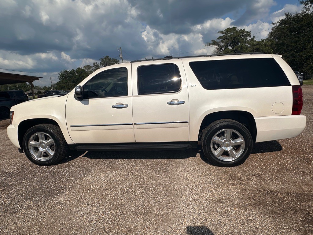 2014 Chevrolet Suburban Image 6
