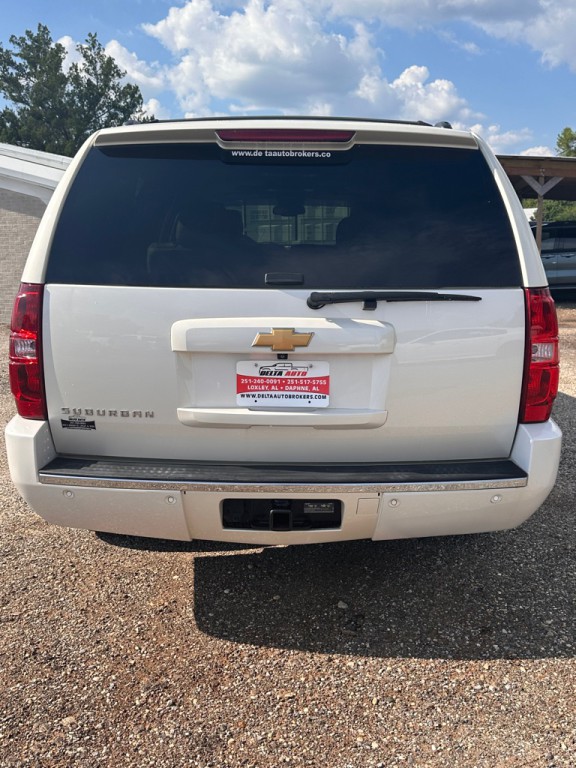2014 Chevrolet Suburban Image 8