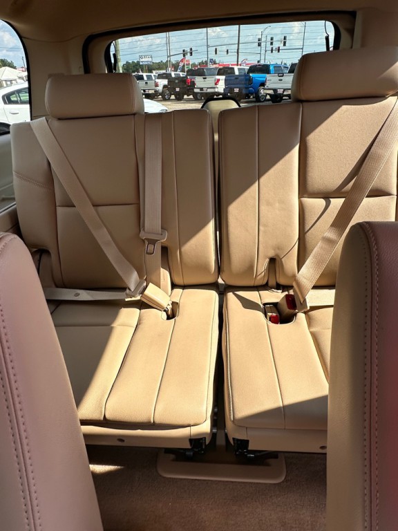 2014 Chevrolet Suburban Image 11