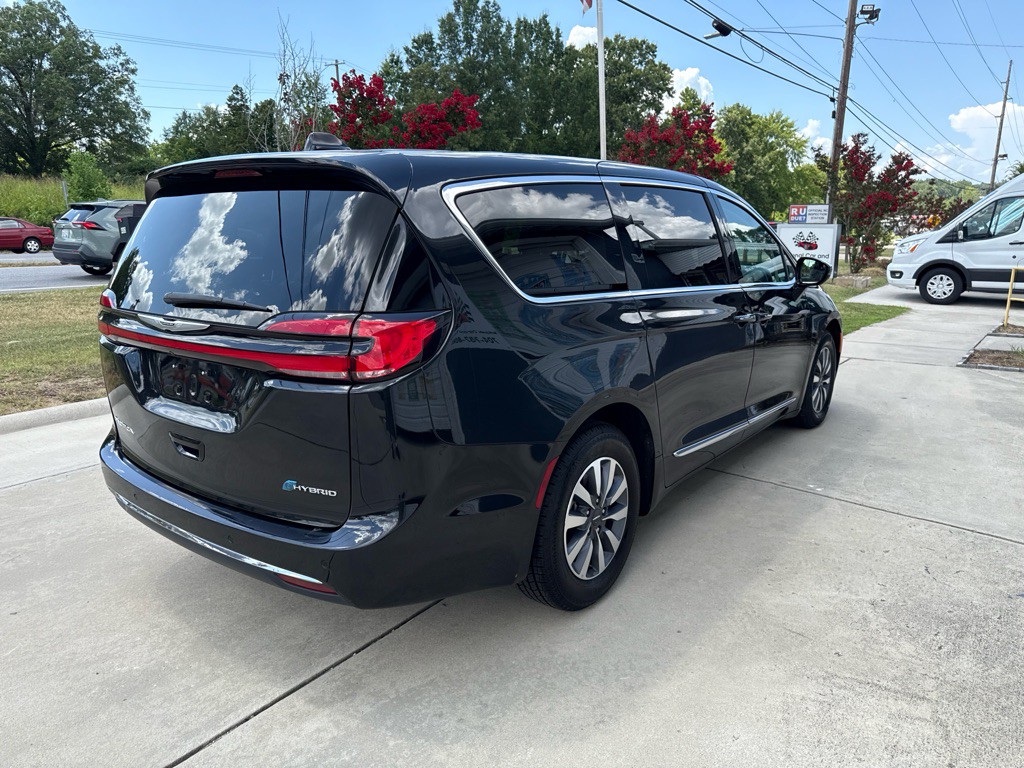 2023 Chrysler Pacifica Image 4
