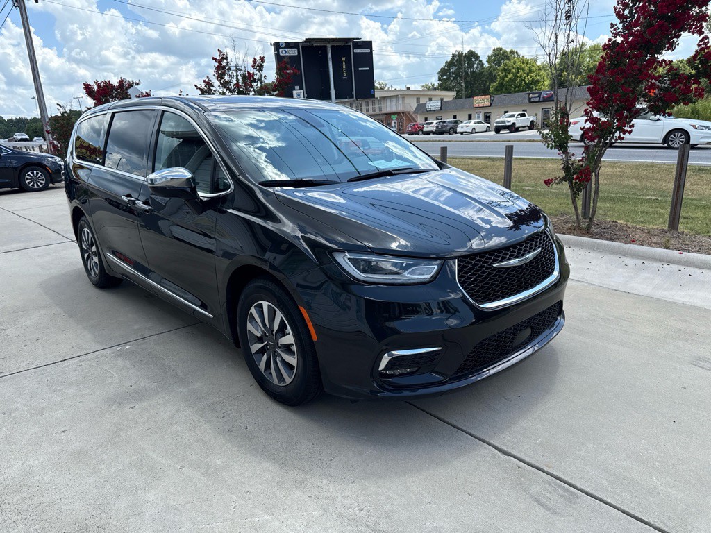 2023 Chrysler Pacifica Image 7