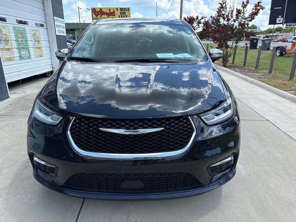 2023 Chrysler Pacifica Image 8