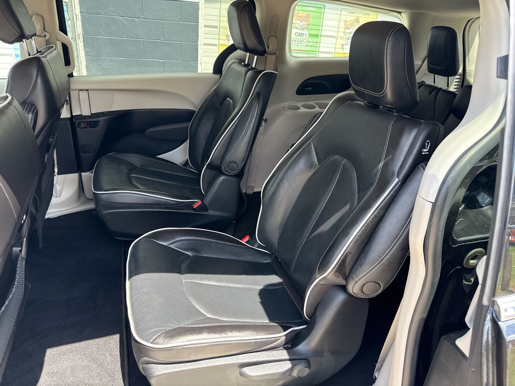 2023 Chrysler Pacifica Image 11