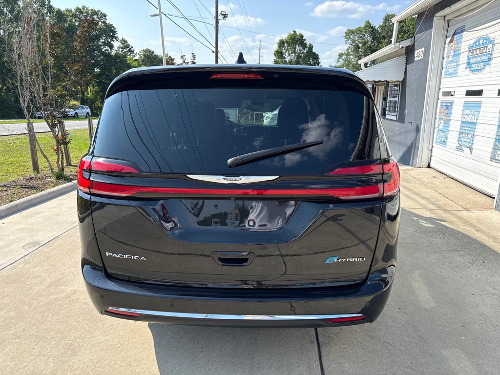 2024 Chrysler Pacifica Image 3
