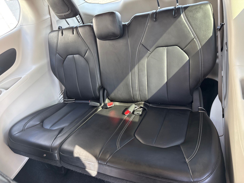 2024 Chrysler Pacifica Image 11