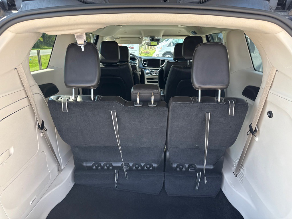 2024 Chrysler Pacifica Image 13
