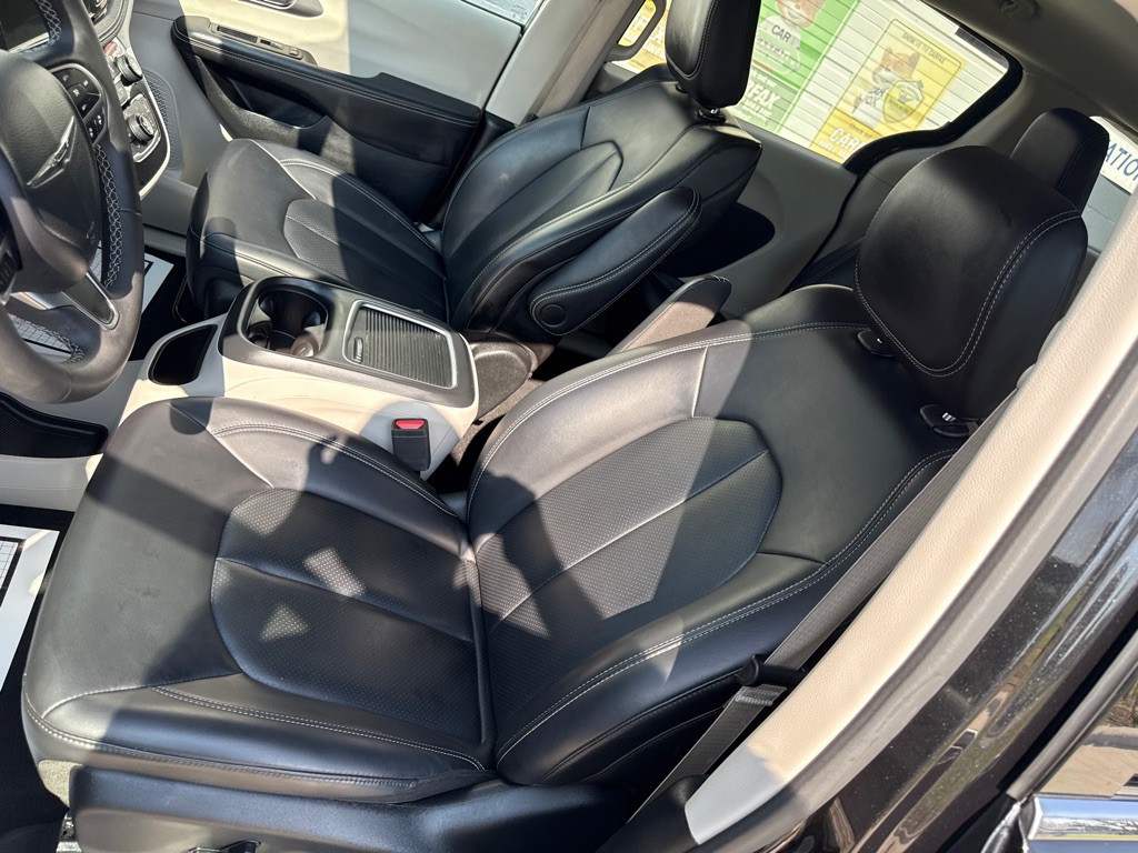 2024 Chrysler Pacifica Image 14