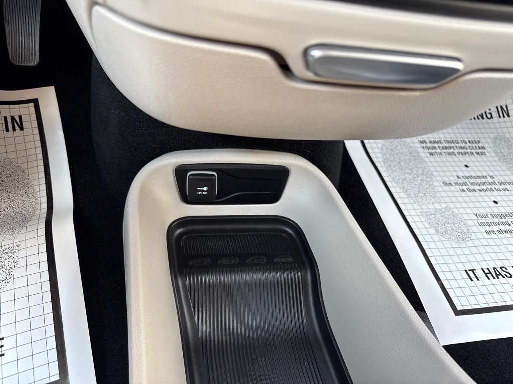 2024 Chrysler Pacifica Image 19