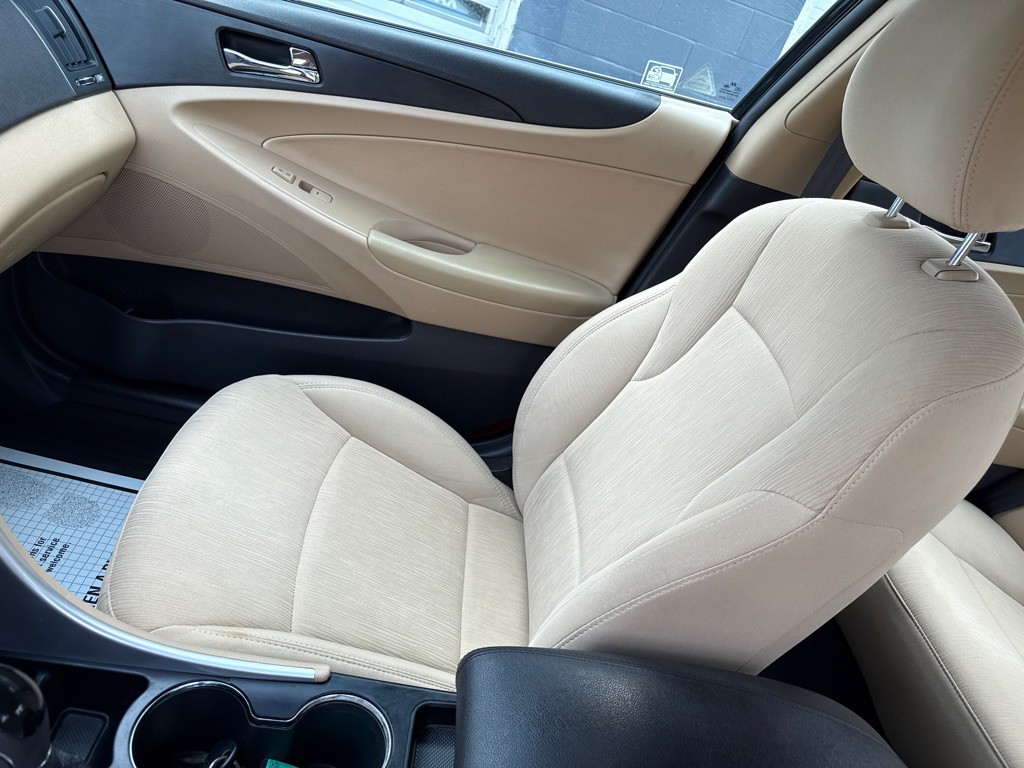 2012 Hyundai Sonata Image 8