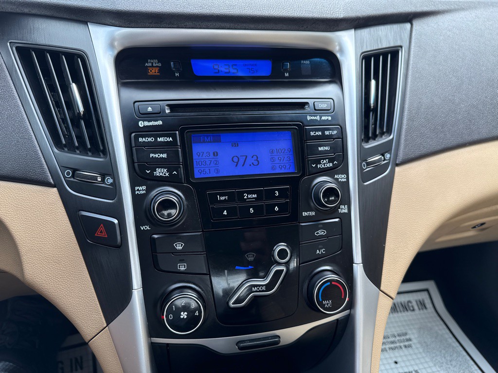 2012 Hyundai Sonata Image 11