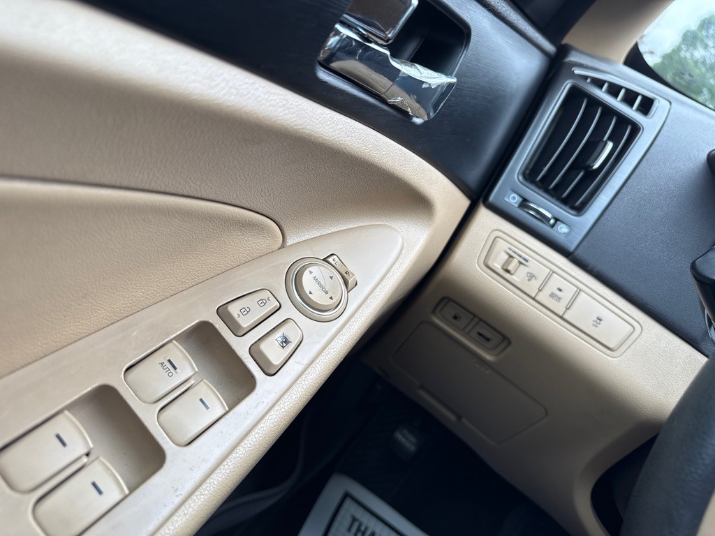 2012 Hyundai Sonata Image 14