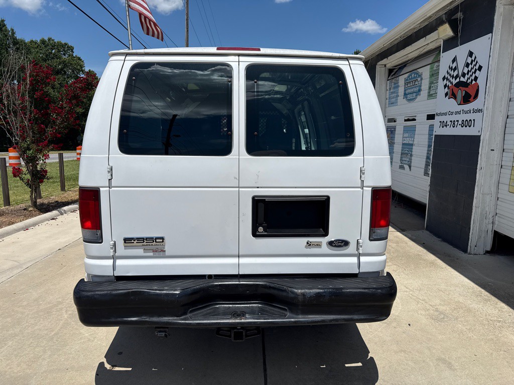2011 Ford Econoline Image 3