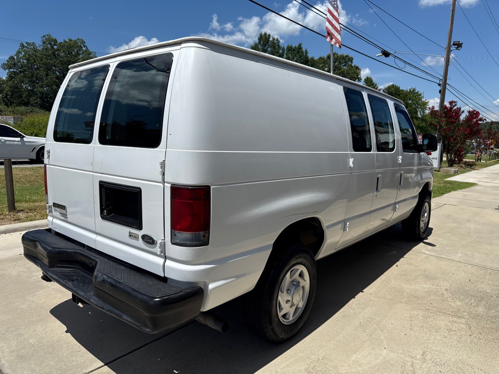 2011 Ford Econoline Image 4