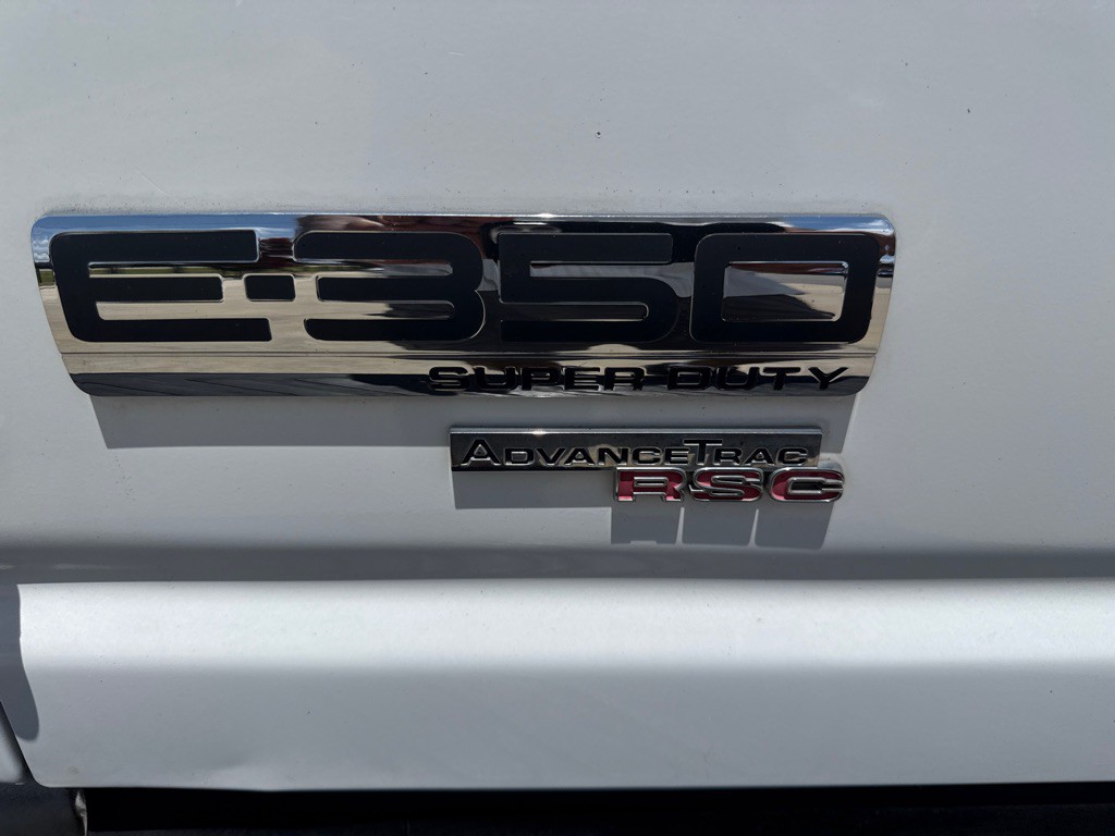2011 Ford Econoline Image 5