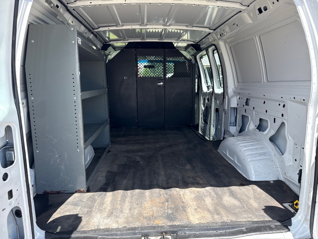 2011 Ford Econoline Image 9