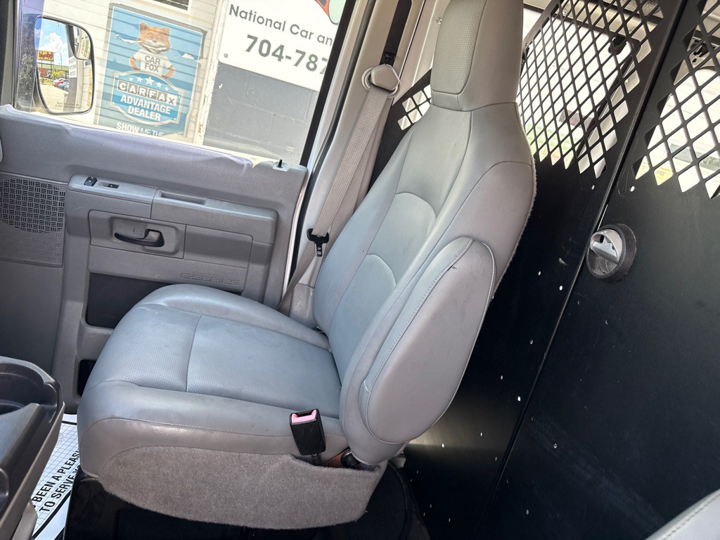 2011 Ford Econoline Image 12