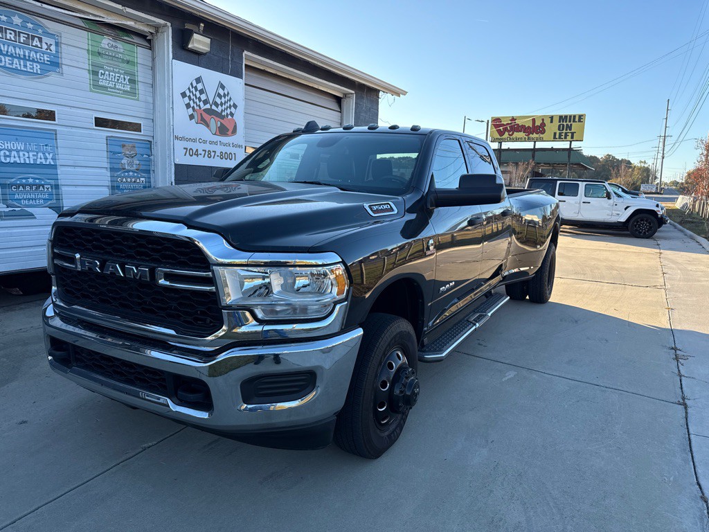 2022 RAM 3500 Image 2