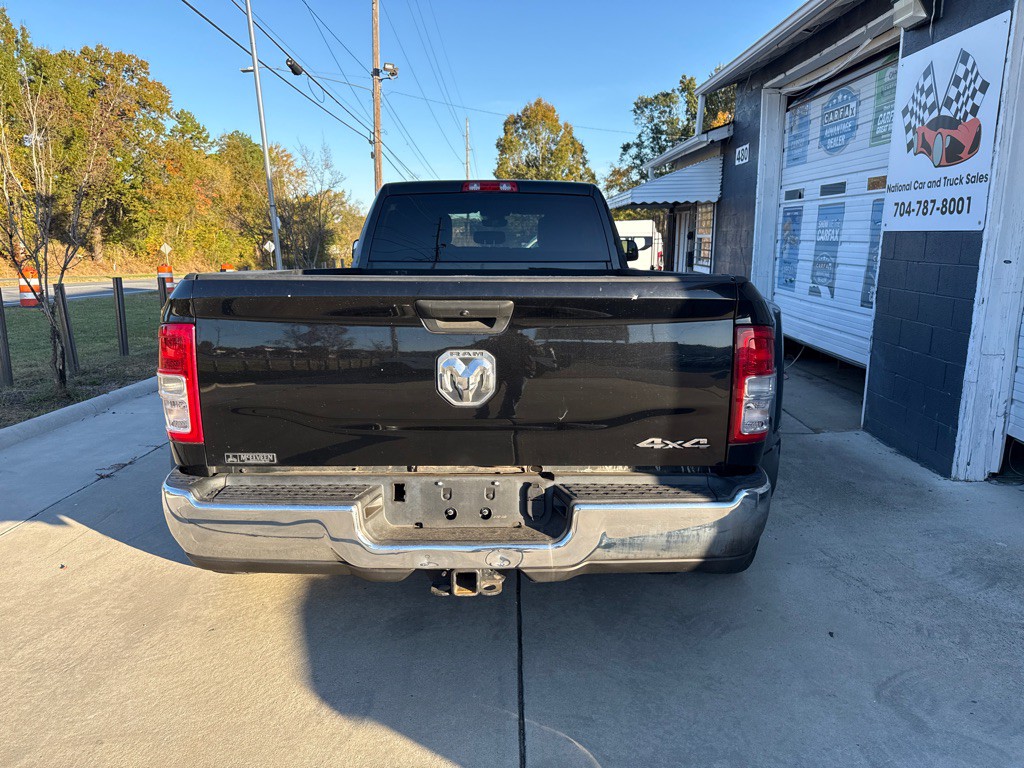2022 RAM 3500 Image 4