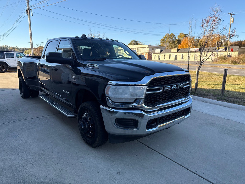 2022 RAM 3500 Image 6
