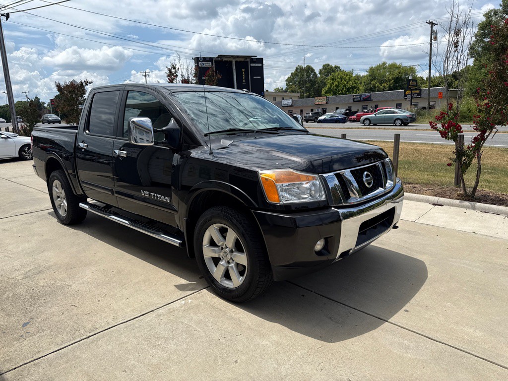 2013 Nissan Titan Image 7