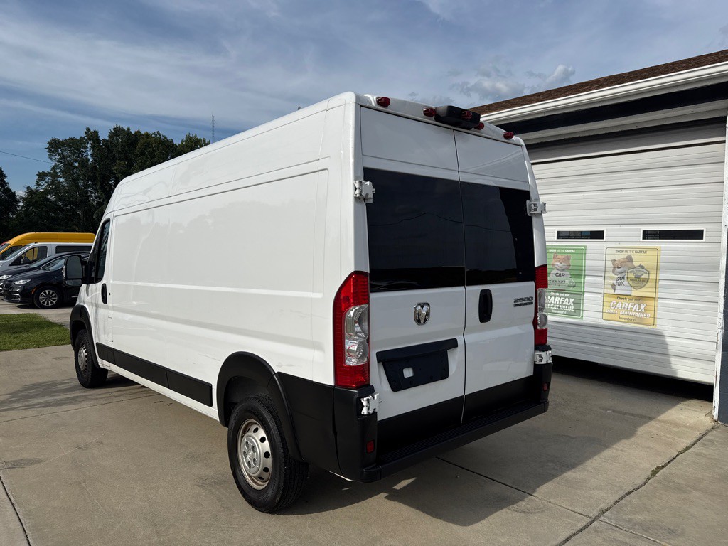 2023 RAM Promaster Image 3