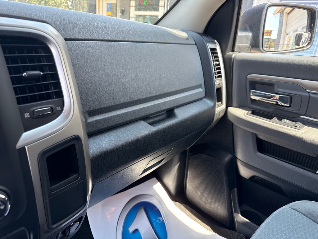2014 RAM 1500 Image 15