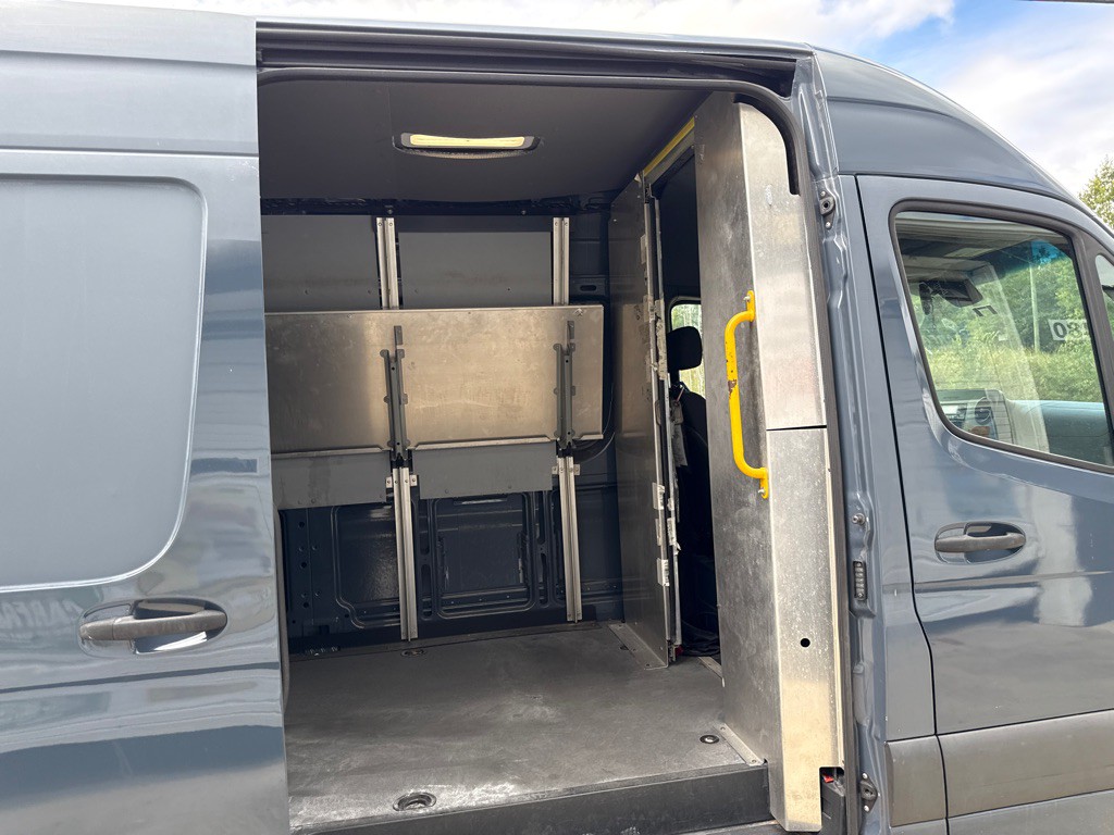2019 Mercedes-Benz Sprinter Image 11