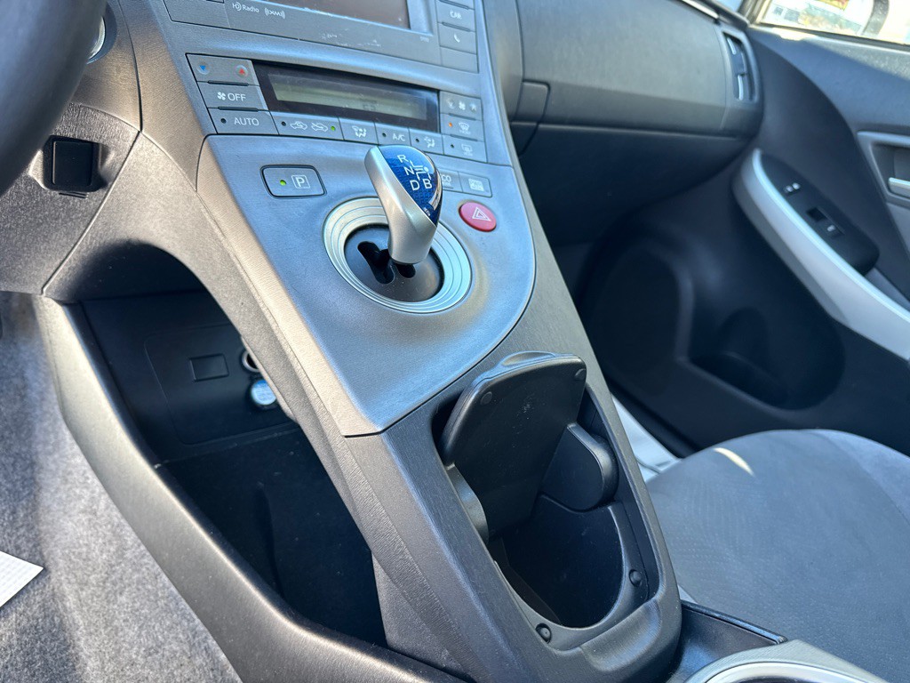 2013 Toyota Prius Image 15