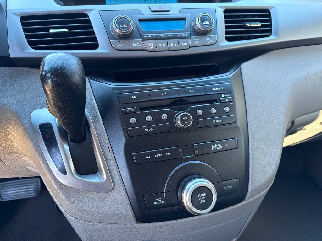 2011 Honda Odyssey Image 13