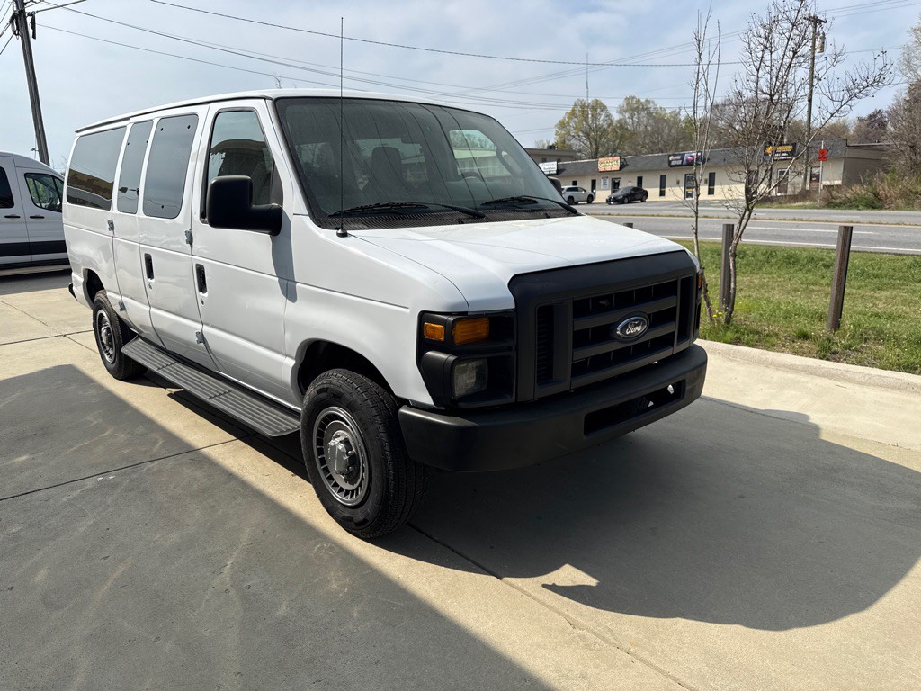 2014 Ford Econoline Image 4