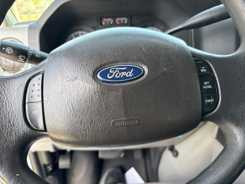 2014 Ford Econoline Image 22