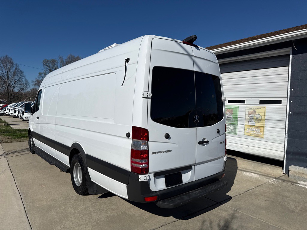 2017 Mercedes-Benz Sprinter Image 2
