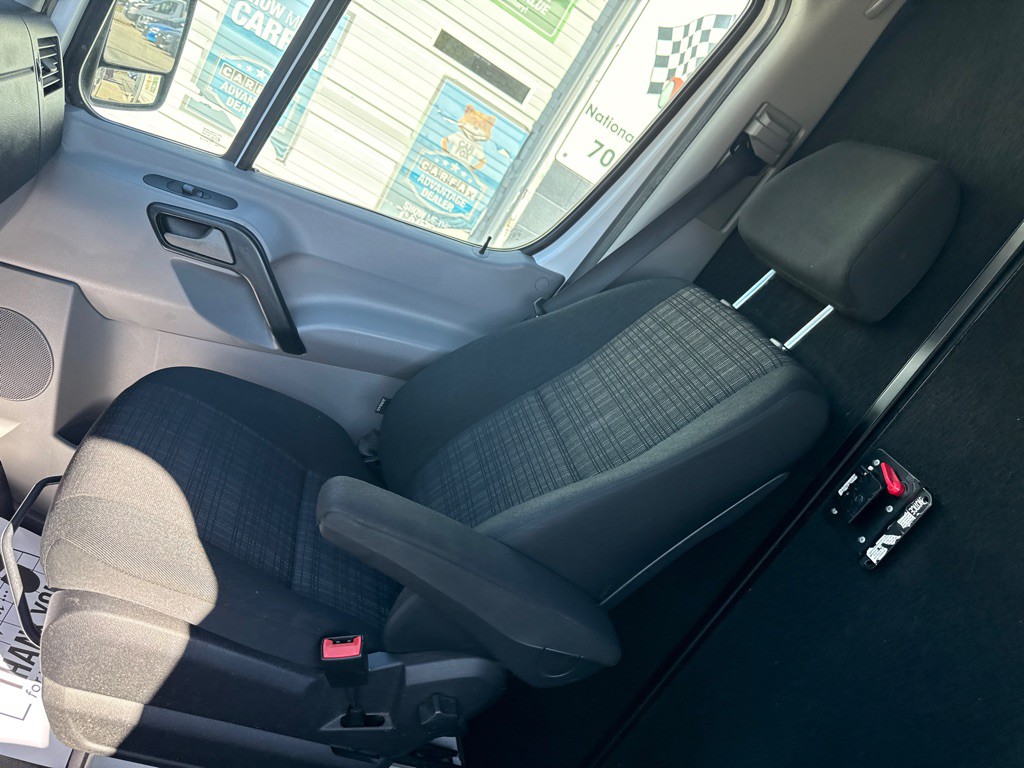 2017 Mercedes-Benz Sprinter Image 11