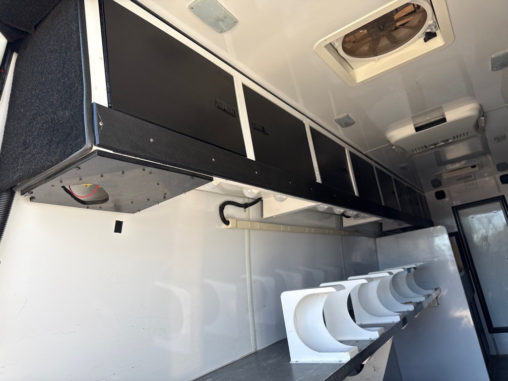 2017 Mercedes-Benz Sprinter Image 12