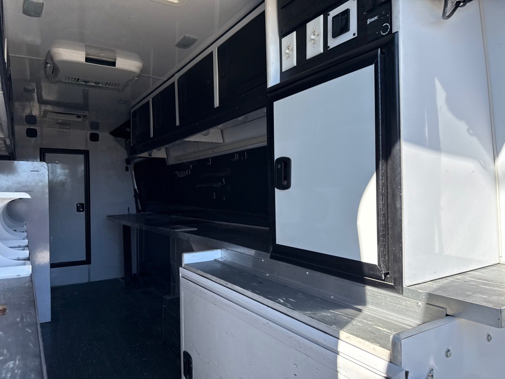 2017 Mercedes-Benz Sprinter Image 14