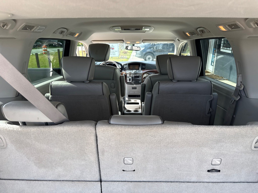2013 Nissan Quest Image 11