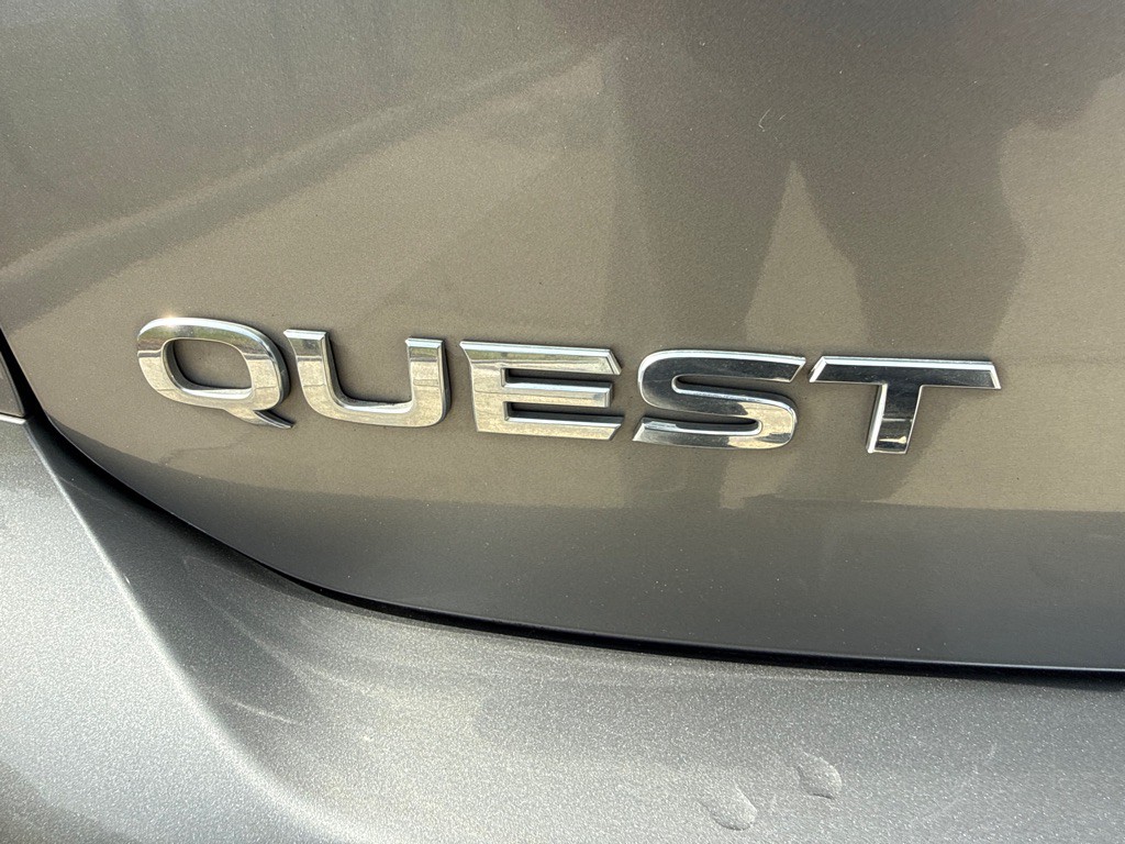 2013 Nissan Quest Image 12