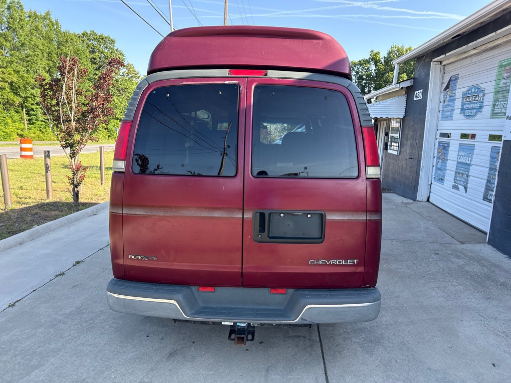 1998 Chevrolet Express Image 3