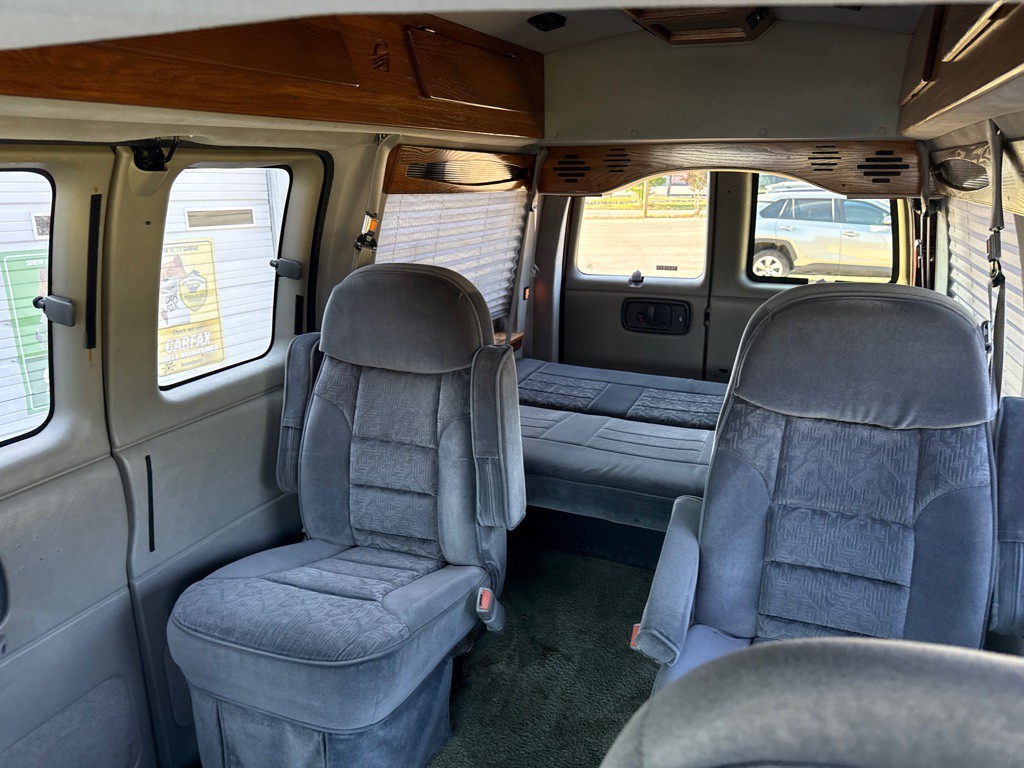 1998 Chevrolet Express Image 6