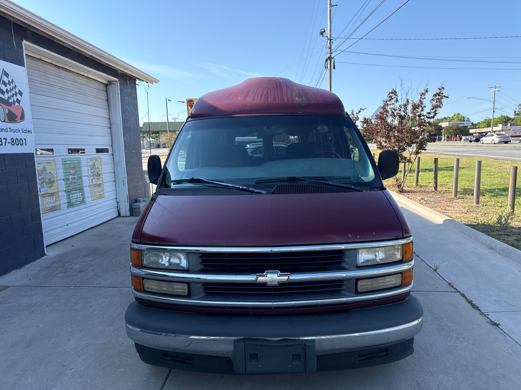 1998 Chevrolet Express Image 9